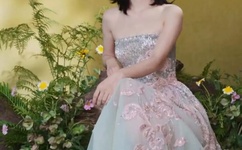 精跪趴灌满H室友4P公交车